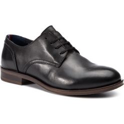 Półbuty TOMMY HILFIGER - Dress Casual Leather Shoe FM0FM02339 Black 990. Czarne buty wizytowe męskie TOMMY HILFIGER, ze skóry, bez zapięcia. W wyprzedaży za 339,00 zł.