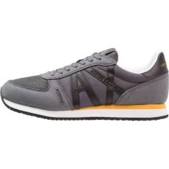 Tenisówki męskie: Armani Exchange RETRO RUNNER Tenisówki i Trampki grey