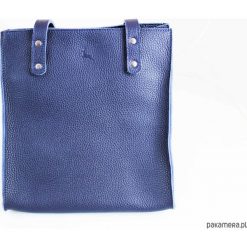 Torebka skórzana BLUE LADY. Niebieskie torebki klasyczne damskie Pakamera, bez wzorów, ze skóry, bez dodatków. Za 399,00 zł.