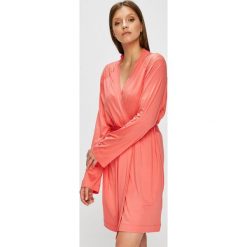 Tommy Hilfiger - Szlafrok. Różowe szlafroki damskie TOMMY HILFIGER, m, z dzianiny. W wyprzedaży za 329,90 zł.