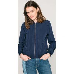 Calvin Klein Jeans - Kurtka. Niebieskie bomberki damskie marki Calvin Klein Jeans, s, z poliesteru. W wyprzedaży za 379,90 zł.