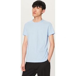 Melanżowy T-shirt BASIC - Niebieski. Niebieskie t-shirty męskie Reserved, m. Za 19,99 zł.