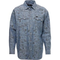 Lee OVERSIZED RIDER Koszula blue doodle. Niebieskie koszule męskie Lee, s, bez wzorów, z bawełny, bez kołnierzyka, bez rękawów. Za 379,00 zł.