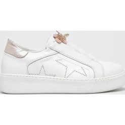 Badura - Buty. Białe sneakersy damskie Badura, ze skóry. W wyprzedaży za 239,90 zł.