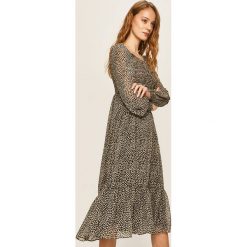 Answear - Sukienka. Czarne sukienki damskie ANSWEAR, na co dzień, s, bez wzorów, z wiskozy, casualowe, z dekoltem karo, z długim rękawem, długie, midi, proste. W wyprzedaży za 79,90 zł.