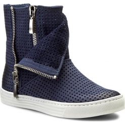 Botki CARINII - B3578 Samuel 1238. Niebieskie botki damskie skórzane Carinii. W wyprzedaży za 249,00 zł.