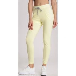 Żółte Spodnie Viviefa. Żółte spodnie damskie Renee, s, z dresówki. Za 79,99 zł.