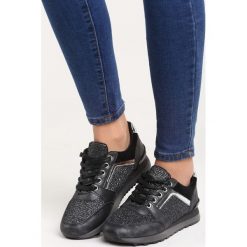 Czarne Buty Sportowe Take a Look. Czarne buty sportowe damskie marki DOMYOS, z bawełny. Za 79,99 zł.