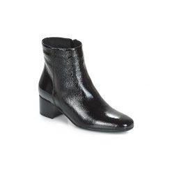 Botki Betty London JAUTUR. Czarne botki damskie Betty London, bez obcasa, bez zapięcia. Za 329,25 zł.