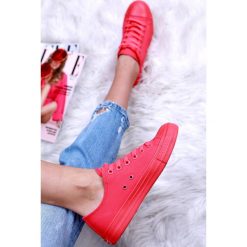 Trampki damskie MALIONA CORAL. Pomarańczowe buty sportowe damskie IVET, bez wzorów, z jeansu, bez zapięcia. W wyprzedaży za 79,00 zł.