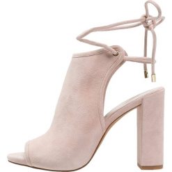 Rzymianki damskie: Kenneth Cole New York DARLA Sandały na obcasie rose