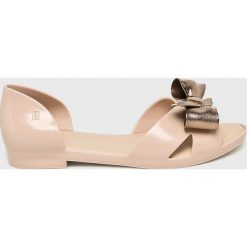 Melissa - Sandały Seduction. Szare klapki damskie Melissa, bez wzorów, z materiału, bez obcasa. Za 249,90 zł.