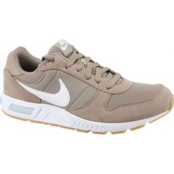 Brązowe Buty Nike Nightgazer M 644402-201. Pomarańczowe buty sportowe męskie Nike, z tkaniny, bez zapięcia, nike nightgazer. W wyprzedaży za 349,00 zł.