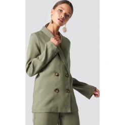 NA-KD Classic Dwurzędowa marynarka oversize - Green. Zielone marynarki damskie NA-KD Classic, bez wzorów. Za 202,95 zł.