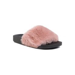 DeeZee WSH04-03 Różowy. Różowe klapki damskie DeeZee, bez wzorów, z materiału, bez obcasa. Za 49,99 zł.