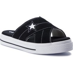 Klapki CONVERSE - One Star Sandal Slip 564143C Black/Egret/White. Czarne klapki damskie Converse, bez wzorów, ze skóry, bez obcasa. W wyprzedaży za 149,00 zł.