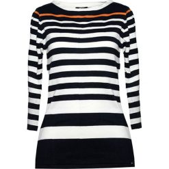 Sweter w kolorze białym ze wzorem. Białe swetry damskie Pepe Jeans, Mexx, Pierre Cardin, s, w paski, z bawełny, bez rękawów, bez kaptura. W wyprzedaży za 137,95 zł.