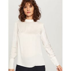 Bluzy damskie: Bluza ze stójką – Kremowy