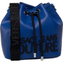 Torebka VERSACE JEANS COUTURE - E1VVBBM5 71413 202. Niebieskie torebki klasyczne damskie Versace Jeans Couture, bez wzorów, z jeansu, na ramię, bez dodatków. W wyprzedaży za 509,00 zł.