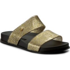 Klapki MELISSA - Cosmic Ad 31613 Glitter/Black 52944. Żółte klapki damskie Melissa, z aplikacjami, z tworzywa sztucznego, bez obcasa. W wyprzedaży za 129,00 zł.