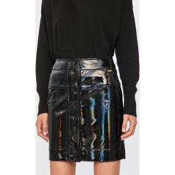 Armani Exchange - Spódnica. Czarne spódniczki damskie Armani Exchange, na co dzień, bez wzorów, z poliesteru, casualowe, z podwyższonym stanem, mini, proste. Za 489,90 zł.