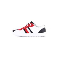 Buty Tommy Hilfiger FM01982. Białe trampki męskie TOMMY HILFIGER, bez wzorów, bez zapięcia. Za 362,43 zł.