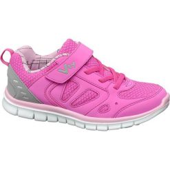 Sportowe buty dziecięce Vty różowe. Czerwone buciki niemowlęce marki Vty, z materiału, na sznurówki. Za 89,90 zł.
