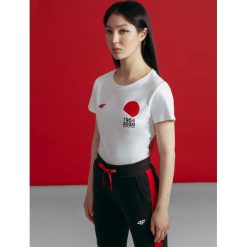 T-shirt damski z kolekcji FROM PAST TO FUTURE. Koszulki damskie xl, z nadrukiem, z bawełny, bez kołnierzyka, bez rękawów. Za 79,99 zł.