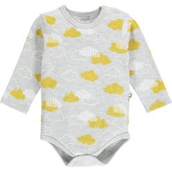 Body w kolorze szaro-żółtym. Szare body niemowlęce lamino, z nadrukiem, z materiału, bez rękawów. W wyprzedaży za 30,95 zł.
