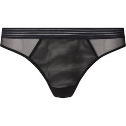 Stringi w kolorze czarnym. Czarne stringi damskie Skiny Women & Men, bez wzorów. W wyprzedaży za 34,95 zł.