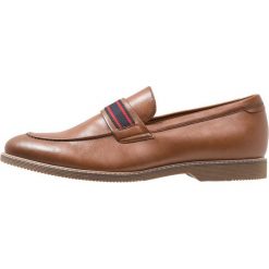 Steve Madden NOVEL Eleganckie buty tan. Brązowe buty wizytowe męskie Steve Madden, z materiału. Za 379,00 zł.