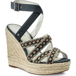 Espadryle PEPE JEANS - Walker West PLS90300 Navy 595. Pomarańczowe espadryle damskie Pepe Jeans, bez wzorów, z jeansu, bez obcasa, na obcasie. W wyprzedaży za 199,00 zł.