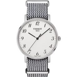 PROMOCJA ZEGAREK TISSOT Everytime Gent T109.410.18.032.00. Białe zegarki męskie marki TISSOT, ze stali. W wyprzedaży za 836,00 zł.
