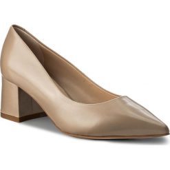 Półbuty SOLO FEMME - 48901-01-D14/000-04-00 Taupe. Szare półbuty damskie skórzane marki Solo Femme, na szpilce. W wyprzedaży za 199,00 zł.