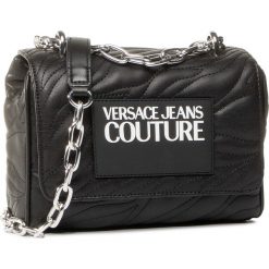Torebka VERSACE JEANS COUTURE - E1VVBBH2 71491 899. Czarne torebki klasyczne damskie Versace Jeans Couture, bez wzorów, z jeansu, eleganckie, bez dodatków. W wyprzedaży za 399,00 zł.