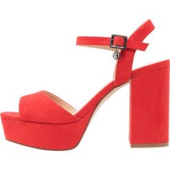 Sandały damskie: Armani Exchange Sandały na obcasie poppy red