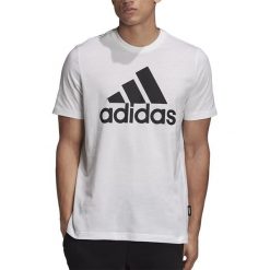 ADIDAS MUST HAVES BADGE OF SPORT > GC7348. Koszulki męskie Adidas, xl, bez wzorów, z bawełny, z kontrastowym kołnierzykiem, z krótkim rękawem, krótkie. Za 99,99 zł.