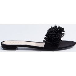 Buty damskie: Klapki z frędzlami - Czarny