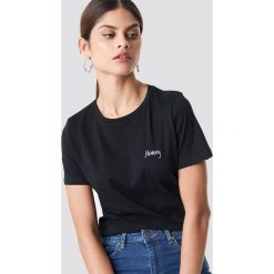 NA-KD T-shirt basic z haftem Honey - Black. Czarne t-shirty damskie NA-KD, z haftami, z bawełny. Za 72,95 zł.