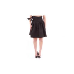 Spódnice krótkie Miu Miu MG11771RWN. Czarne spódniczki damskie Miu Miu, bez wzorów, krótkie, mini. Za 2457,56 zł.