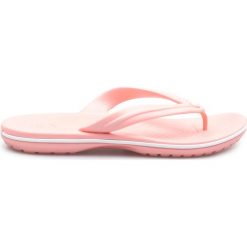 Crocs Japonki Beżowy. Brązowe klapki damskie Crocs, w paski, z materiału, bez obcasa. Za 128,95 zł.