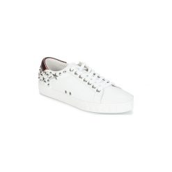 Buty Ash DAZED. Białe trampki i tenisówki damskie Ash, bez wzorów, bez zapięcia. Za 739,00 zł.