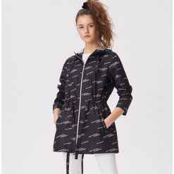 Składana kurtka parka - Biały. Białe kurtki damskie Sinsay, s, bez wzorów, bez kaptura. Za 59,99 zł.