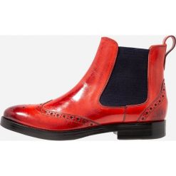 Melvin & Hamilton AMELIE Ankle boot ruby. Czerwone botki damskie marki Melvin & Hamilton, ze skóry, bez obcasa, bez zapięcia. Za 709,00 zł.