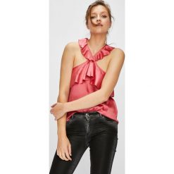 Pepe Jeans - Top Pipper. Pomarańczowe bluzki z odkrytymi ramionami marki Pepe Jeans, s, z poliesteru. W wyprzedaży za 149,90 zł.