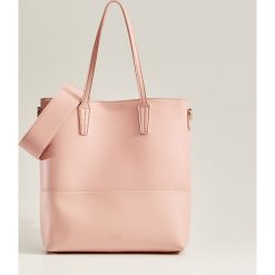 Torebka shopper z kosmetyczką - Różowy. Różowe kosmetyczki damskie marki Mohito, bez wzorów, bez dodatków. Za 129,99 zł.