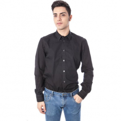 Koszula w kolorze czarnym. Czarne koszule męskie Just Cavalli, Calvin Klein, Lee, m, z klasycznym kołnierzykiem. W wyprzedaży za 239,95 zł.