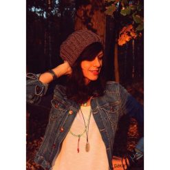 Brązowa czapka beanie z wełną. Pomarańczowe czapki damskie Pakamera, bez wzorów, z wełny. Za 89,00 zł.
