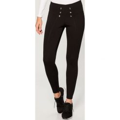 Legginsy z guzikami - Czarny. Czarne legginsy Mohito. Za 79,99 zł.