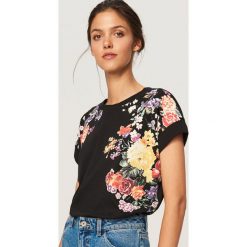 Bluzki, topy, tuniki: T-shirt z kwiatowym motywem – Czarny